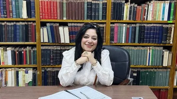 سارة حواس: المرأة تعاني من الظلم في المجتمعات الشرقية والغربية على حد سواء. سارة حواس: المرأة تعاني من الظلم في المجتمعات الشرقية والغربية على حد سواء.
