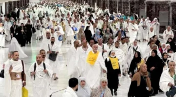 الحجاج يصلون إلى مكة وسط إجراءات صارمة وأجواء حارة