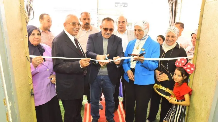 محافظ أسيوط يطلق معرض “صناع الفرح” لدعم الأسر المنتجة والنساء الرياديات محافظ أسيوط يطلق معرض “صناع الفرح” لدعم الأسر المنتجة والنساء الرياديات