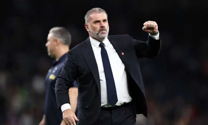 بوستيكوجلو يحث لاعبي توتنهام على السعي لأكثر من مجرد لقب الدوري الأوروبي بوستيكوجلو يحث لاعبي توتنهام على السعي لأكثر من مجرد لقب الدوري الأوروبي