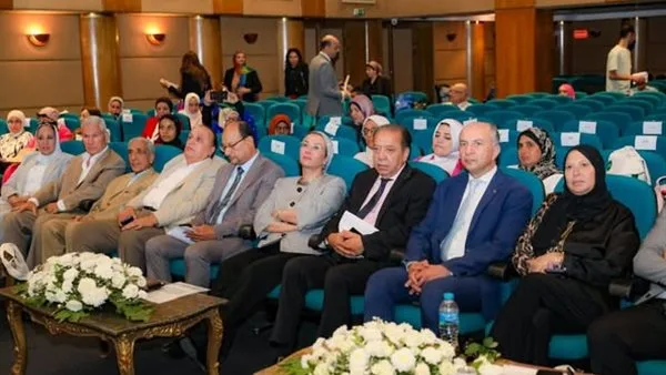 وزيرة البيئة تكرّم الفائزين بجوائز التميز الصحفي في مسابقة الصناعة الخضراء وزيرة البيئة تكرّم الفائزين بجوائز التميز الصحفي في مسابقة الصناعة الخضراء