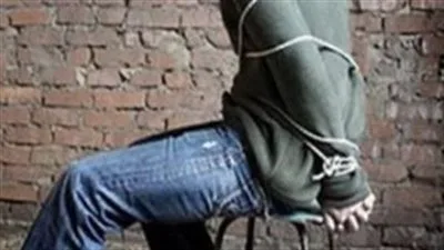 كشف تفاصيل حادثة خطف شاب في القاهرة وابتزاز والده. كشف تفاصيل حادثة خطف شاب في القاهرة وابتزاز والده.