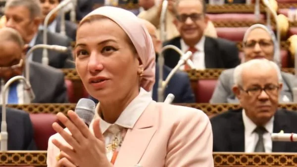 وزيرة البيئة تشيد بالرئيس السيسي أمام مجلس الشيوخ: شكرًا على دعمه للمرأة المصرية وزيرة البيئة تشيد بالرئيس السيسي أمام مجلس الشيوخ: شكرًا على دعمه للمرأة المصرية