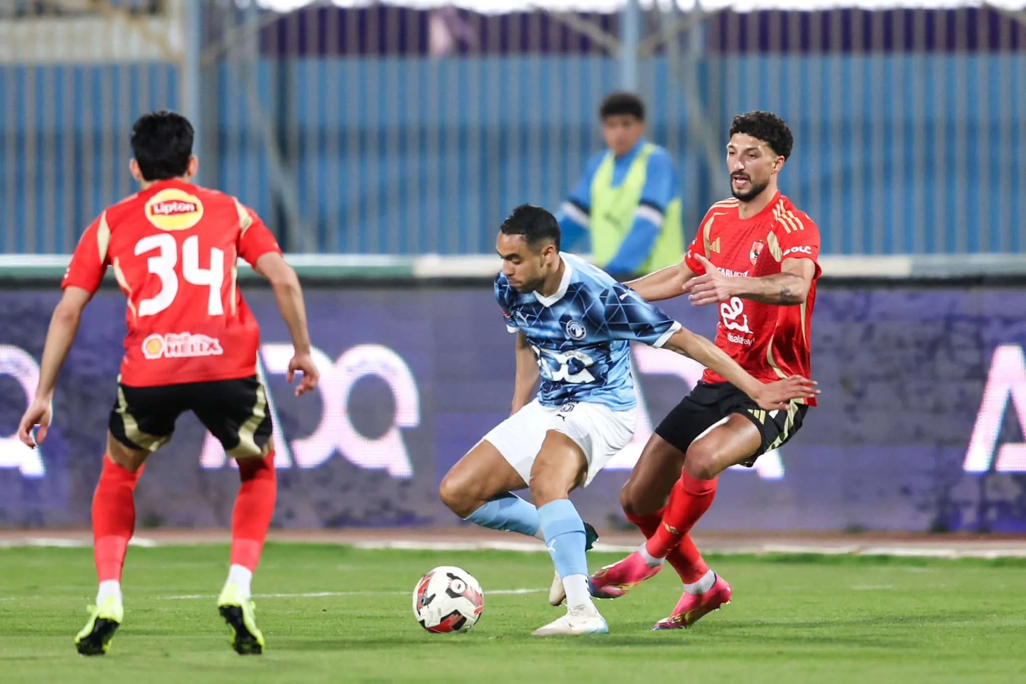 استبعاد الأهلي من كأس العالم 2029 بعد فوز بيراميدز بلقب دوري الأبطال.. شوبير يعلّق استبعاد الأهلي من كأس العالم 2029 بعد فوز بيراميدز بلقب دوري الأبطال.. شوبير يعلّق