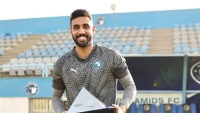 رسمياً: أحمد الشناوي يعلن عن تمديد عقده مع بيراميدز لأربع سنوات إضافية
