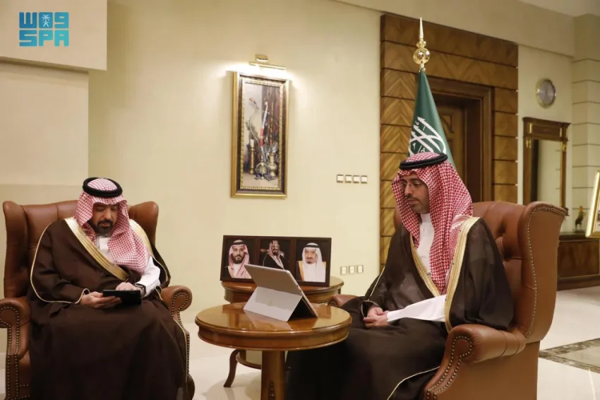 الأمير سعود بن جلوي يرحب برئيس مجلس إدارة جمعية هدية الحاج والمعتمر الأمير سعود بن جلوي يرحب برئيس مجلس إدارة جمعية هدية الحاج والمعتمر