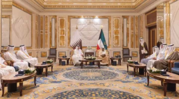 سمو الأمير يرسل رسالة خطية إلى أمير الكويت