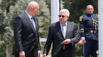 ابن الرئيس عباس يظهر بشكل غير متوقع واعتراف مثير من “دبور”.. صراعات تعرقل تنفيذ خطة تسليم الأسلحة في مخيمات لبنان وضغوط قد تؤدي إلى تفجير الأوضاع.. اتفاق غامض يثير الشكوك والرئيس الفلسطيني في موقف محرج يرسل الأحمد لحل الأزمة.