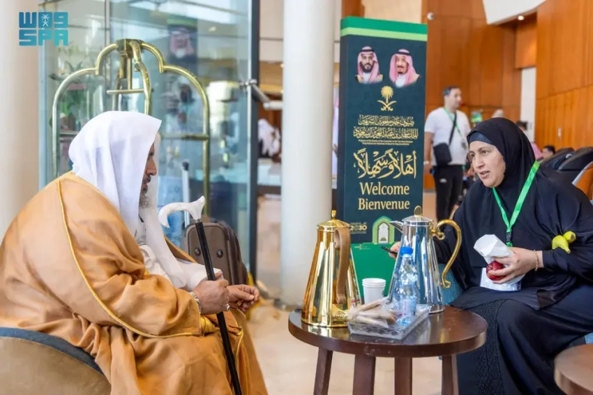 اللجنة الشرعية لبرنامج ضيوف خادم الحرمين الشريفين تقدم خدمات توعوية شاملة لحجاج هذا العام اللجنة الشرعية لبرنامج ضيوف خادم الحرمين الشريفين تقدم خدمات توعوية شاملة لحجاج هذا العام