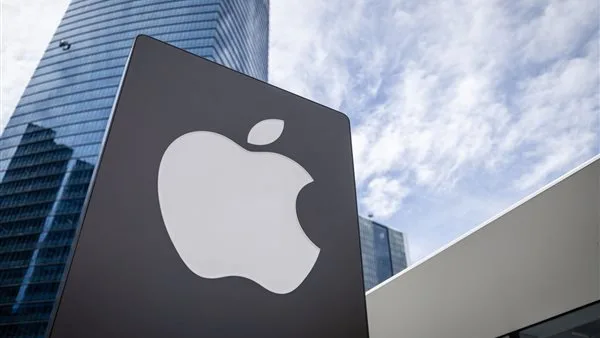 أبل تسعى لتعزيز استثماراتها في مصر من خلال إنشاء متجر رسمي ومشاريع واعدة مستقبلًا. أبل تسعى لتعزيز استثماراتها في مصر من خلال إنشاء متجر رسمي ومشاريع واعدة مستقبلًا.