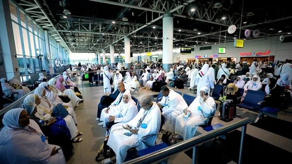 تقديرٌ لأروع رحلة.. وفد أسر شهداء الشرطة يغادر إلى الأراضي المقدسة لأداء مناسك الحج. تقديرٌ لأروع رحلة.. وفد أسر شهداء الشرطة يغادر إلى الأراضي المقدسة لأداء مناسك الحج.