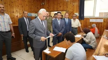 رئيس جامعة المنيا يستمر في جولات المتابعة لامتحانات كليتي العلوم والزراعة