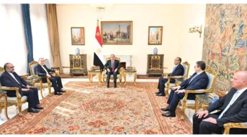 الرئيس المصري يناقش مع وزير الخارجية الإيراني العلاقات والتطورات في المنطقة