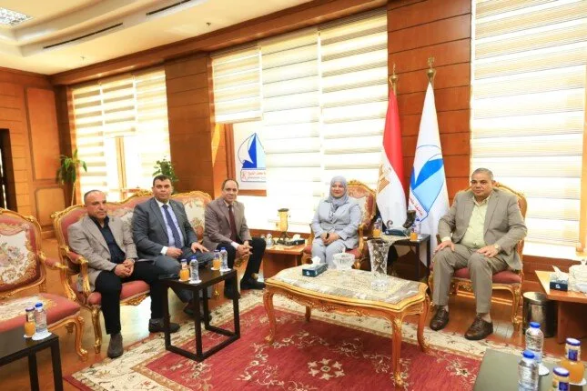 جامعة كفر الشيخ تتعاون مع البرنامج الوطني لإدارة المخلفات الصلبة لوضع أول دليل توجيهي بيئي. جامعة كفر الشيخ تتعاون مع البرنامج الوطني لإدارة المخلفات الصلبة لوضع أول دليل توجيهي بيئي.