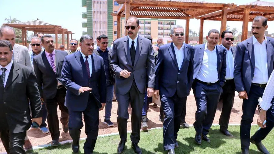 محافظ سوهاج يزور المدرسة المصرية اليابانية ويفتتح حديقة الزهور في جهينة محافظ سوهاج يزور المدرسة المصرية اليابانية ويفتتح حديقة الزهور في جهينة