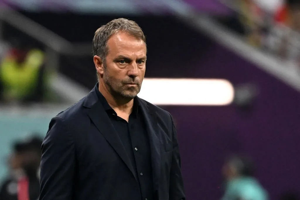 فليك، مدرب برشلونة، يحصد جائزة أفضل مدرب للموسم فليك، مدرب برشلونة، يحصد جائزة أفضل مدرب للموسم