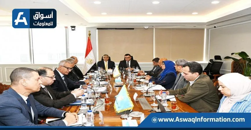 وزير الإسكان يناقش مع محافظ الجيزة مشاريع مياه الشرب والصرف الصحي والطرق وزير الإسكان يناقش مع محافظ الجيزة مشاريع مياه الشرب والصرف الصحي والطرق