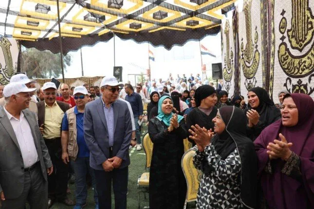 محافظ المنيا يزور مدرسة المزارعين الحقلية في ملوي في إطار مشروع تعزيز المجتمعات الريفية الضعيفة محافظ المنيا يزور مدرسة المزارعين الحقلية في ملوي في إطار مشروع تعزيز المجتمعات الريفية الضعيفة