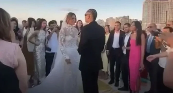 مروان بابلو يحتفل بزفافه في أجواء عائلية بعيدة عن الأضواء الإعلامية مروان بابلو يحتفل بزفافه في أجواء عائلية بعيدة عن الأضواء الإعلامية