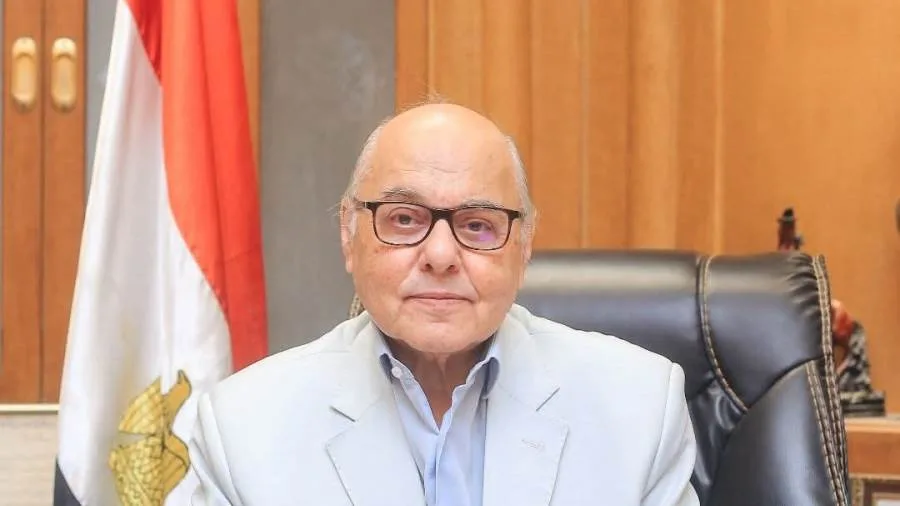 رئيس “الغد” يدعم استمرار النظام الانتخابي القائم على التوزيع المتوازن بين الانتخاب الفردي وقائمة المرشحين. رئيس “الغد” يدعم استمرار النظام الانتخابي القائم على التوزيع المتوازن بين الانتخاب الفردي وقائمة المرشحين.