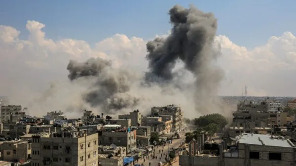 جيش الاحتلال ينفذ أوامر إخلاء في مناطق متعددة بخان يونس جنوب غزة جيش الاحتلال ينفذ أوامر إخلاء في مناطق متعددة بخان يونس جنوب غزة