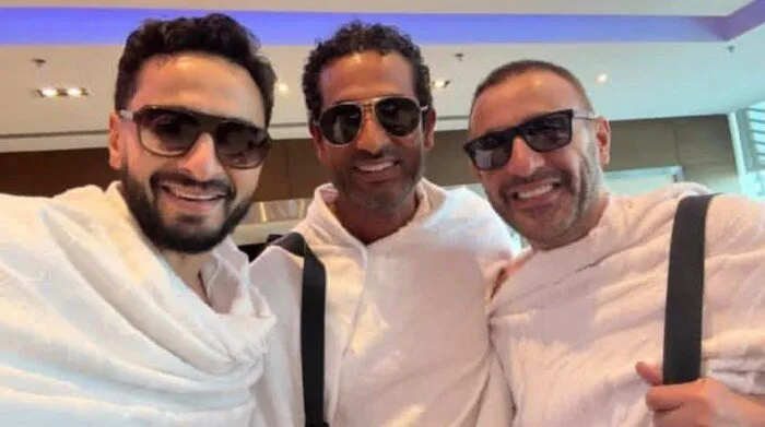 مع عمرو سعد وحمادة هلال.. أحمد السقا يتهيأ لأداء مناسك الحج