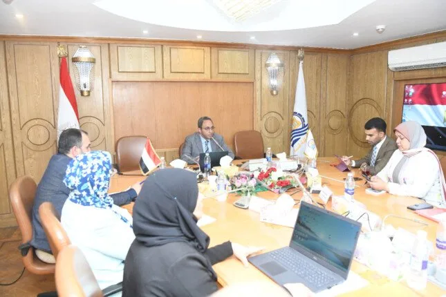 محافظ قنا يترأس اجتماعًا شاملاً لمتابعة تنفيذ مبادرة اليونسكو «أنا مدينة التعلم» محافظ قنا يترأس اجتماعًا شاملاً لمتابعة تنفيذ مبادرة اليونسكو «أنا مدينة التعلم»