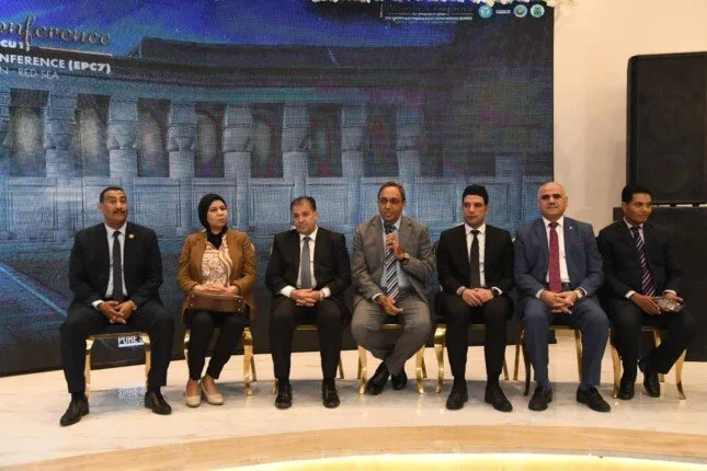 حضور نقيب صيادلة قنا: محافظ قنا يفتتح مؤتمر صيادلة جنوب صعيد مصر حضور نقيب صيادلة قنا: محافظ قنا يفتتح مؤتمر صيادلة جنوب صعيد مصر