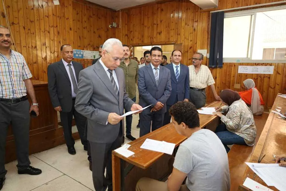 رئيس جامعة المنيا يتابع سير الامتحانات في كليتي العلوم والزراعة بجولاته التفقدية. رئيس جامعة المنيا يتابع سير الامتحانات في كليتي العلوم والزراعة بجولاته التفقدية.