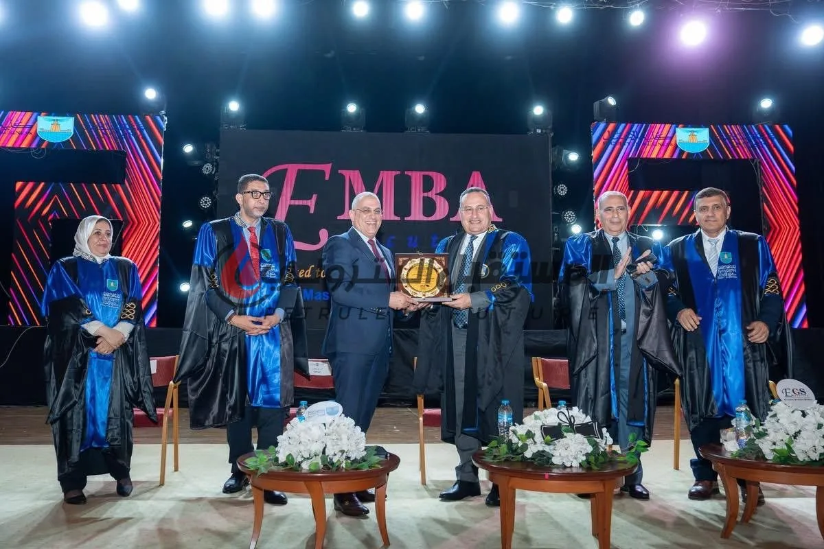وائل لطفي يحضر حفل تخرج الدفعة الأولى من حاملي درجة (EMBA) في جامعة الإسكندرية وائل لطفي يحضر حفل تخرج الدفعة الأولى من حاملي درجة (EMBA) في جامعة الإسكندرية