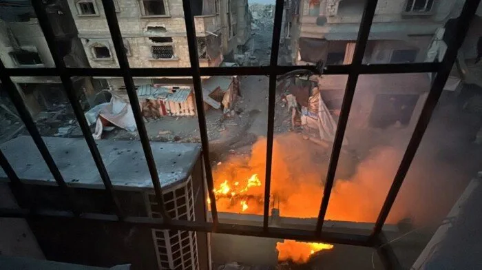الاحتلال يدخل المستشفى الإندونيسي في بيت لاهيا بشمال قطاع غزة الاحتلال يدخل المستشفى الإندونيسي في بيت لاهيا بشمال قطاع غزة