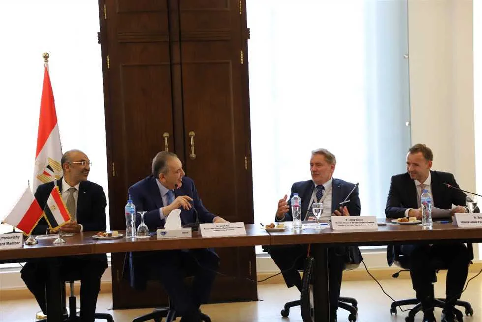 رئيس غرفة تجارة الإسكندرية يلتقي بعثة تجارية من بولندا لمناقشة سبل التعاون الاقتصادي المشترك (صور) رئيس غرفة تجارة الإسكندرية يلتقي بعثة تجارية من بولندا لمناقشة سبل التعاون الاقتصادي المشترك (صور)