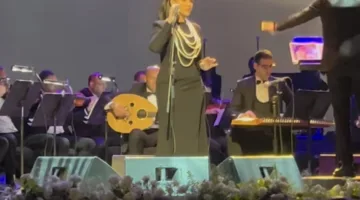 فخور بكِ.. محمد العمروسي يؤازر مي فاروق في حفلها الأخير بالأوبرا