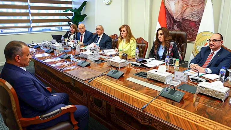 نقدم تفاصيل اجتماعات لجنة التنمية المحلية مع المتقدمين للوظائف نقدم تفاصيل اجتماعات لجنة التنمية المحلية مع المتقدمين للوظائف