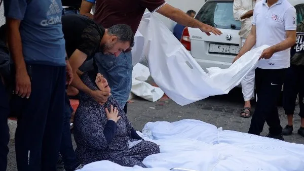 استشهاد 24 فلسطينياً وإصابة العشرات برصاص الاحتلال خلال تسلم المساعدات استشهاد 24 فلسطينياً وإصابة العشرات برصاص الاحتلال خلال تسلم المساعدات