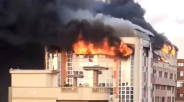 شاهد| حريق يلتهم الطابق العلوي في مدرسة دولية بالإسكندرية