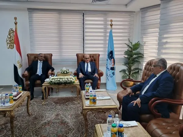 نائب وزير الإسكان يشارك في ورشة عمل بمصنع المحركات تحت عنوان “التحول الرقمي وإنتاج قطع الغيار باستخدام أحدث تقنيات الطباعة” نائب وزير الإسكان يشارك في ورشة عمل بمصنع المحركات تحت عنوان “التحول الرقمي وإنتاج قطع الغيار باستخدام أحدث تقنيات الطباعة”
