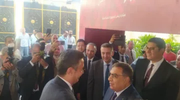 محافظ الدقهلية يلتقي وزير التموين لزيارة بعض المنشآت التموينية.