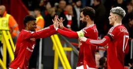 قائد مانشستر يونايتد يرفض الانتقال إلى الهلال السعودي