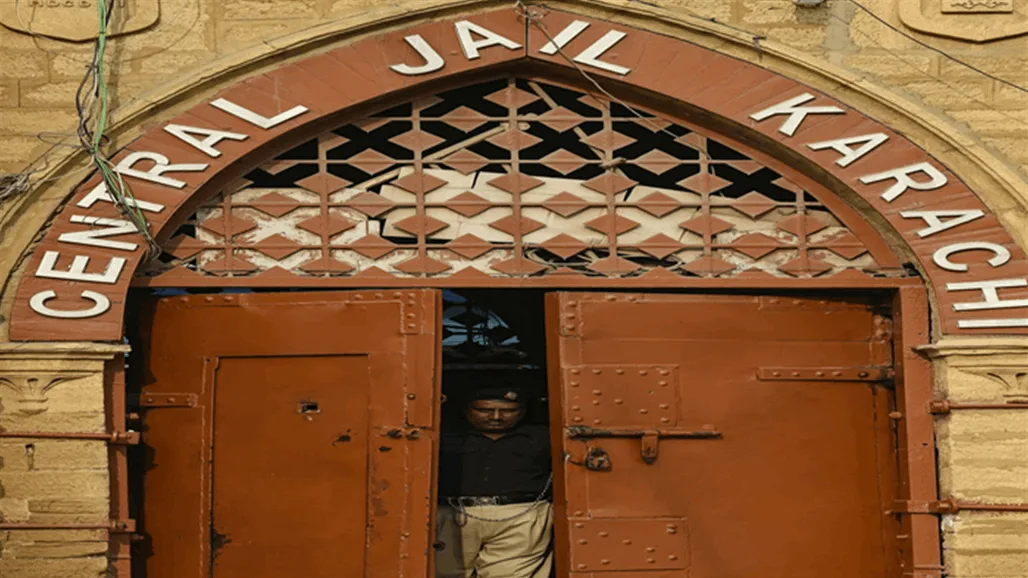 أضخم حوادث الهروب: 200 سجين باكستاني يم escape