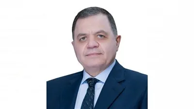 وزير الداخلية يقدم التهاني للضباط والجنود والمدنيين في الوزارة بمناسبة عيد الأضحى المبارك وزير الداخلية يقدم التهاني للضباط والجنود والمدنيين في الوزارة بمناسبة عيد الأضحى المبارك