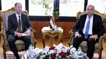 سامح الحفني يناقش مع وفد البنك الأوروبي لإعادة الإعمار إمكانيات الاستثمار في مجال الطيران