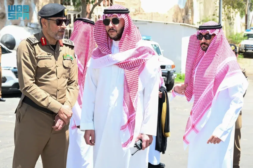 محافظ الطائف يقوم بجولة تفقدية على مواقع الفرز الأمني في الخالدية والهدا