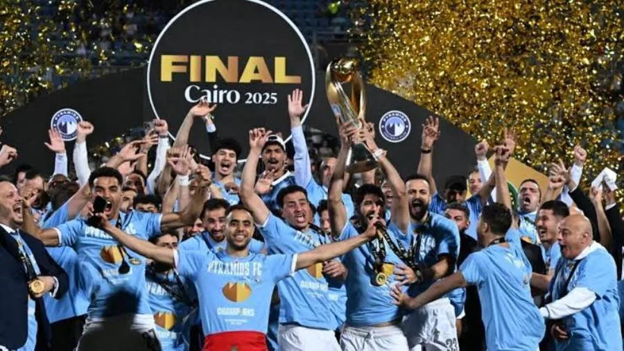 المدير الفني لبيراميدز يجهز فريقه لمواجهة الزمالك المدير الفني لبيراميدز يجهز فريقه لمواجهة الزمالك