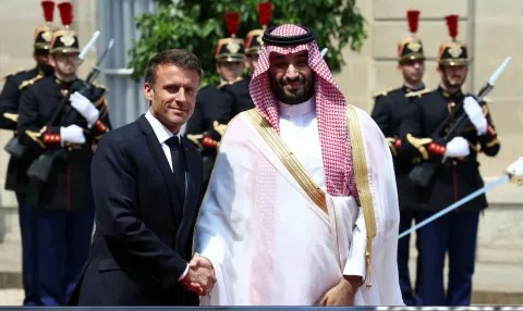 فرنسا تُشير للأمير بن سلمان: “فريق نتنياهو في مكتب ترامب يعرقل مساعيه” … دولة “فلسطينية” مجرد تصور في “مؤتمر تموز” وقيادات تعترف بأن عودة اليهود تُشكل تهديدًا للأمن القومي الأوروبي. فرنسا تُشير للأمير بن سلمان: “فريق نتنياهو في مكتب ترامب يعرقل مساعيه” … دولة “فلسطينية” مجرد تصور في “مؤتمر تموز” وقيادات تعترف بأن عودة اليهود تُشكل تهديدًا للأمن القومي الأوروبي.