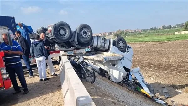 مقتل 3 وإصابة 2 نتيجة انقلاب سيارة في أكتوبر