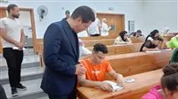 نائب رئيس جامعة بنها يزور لجان امتحانات الكليات