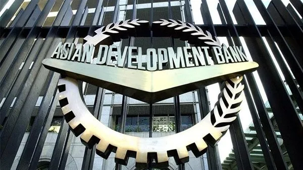 البنك الآسيوي للتنمية يوافق على مشروع بقيمة 800 مليون دولار لدعم المالية العامة في باكستان