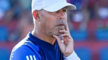 الأهلي يثني على بدر رجب ويُقدّر إسهاماته في مجال الناشئين
