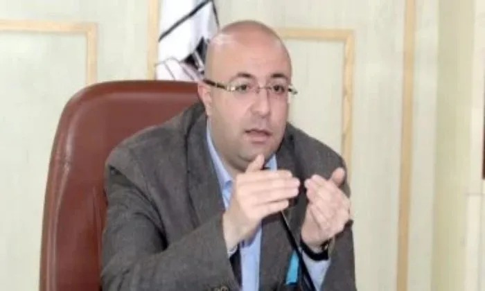 محافظ بني سويف يتخذ قرارًا بعقوبة رئيس الوحدة القروية بسبب التهاون في إزالة التعديات.